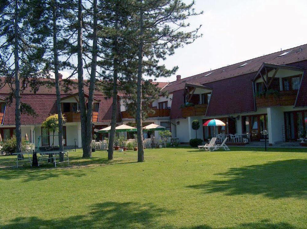 Hotel Kentaur Siofok Exterior photo
